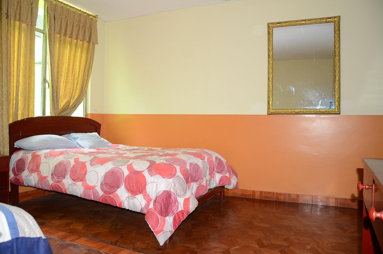 Hotel Real Madrid Riobamba Exterior photo