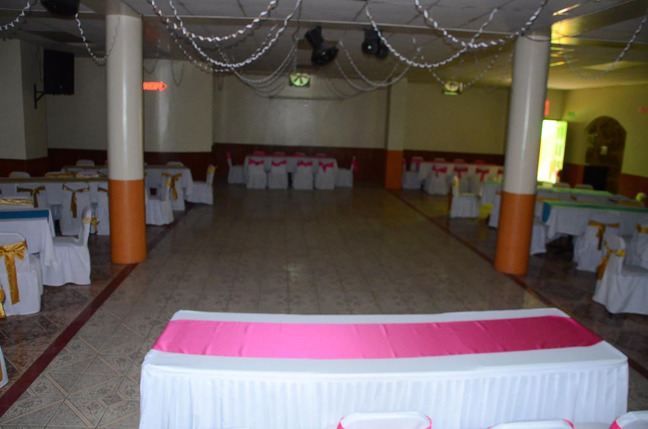 Hotel Real Madrid Riobamba Exterior photo