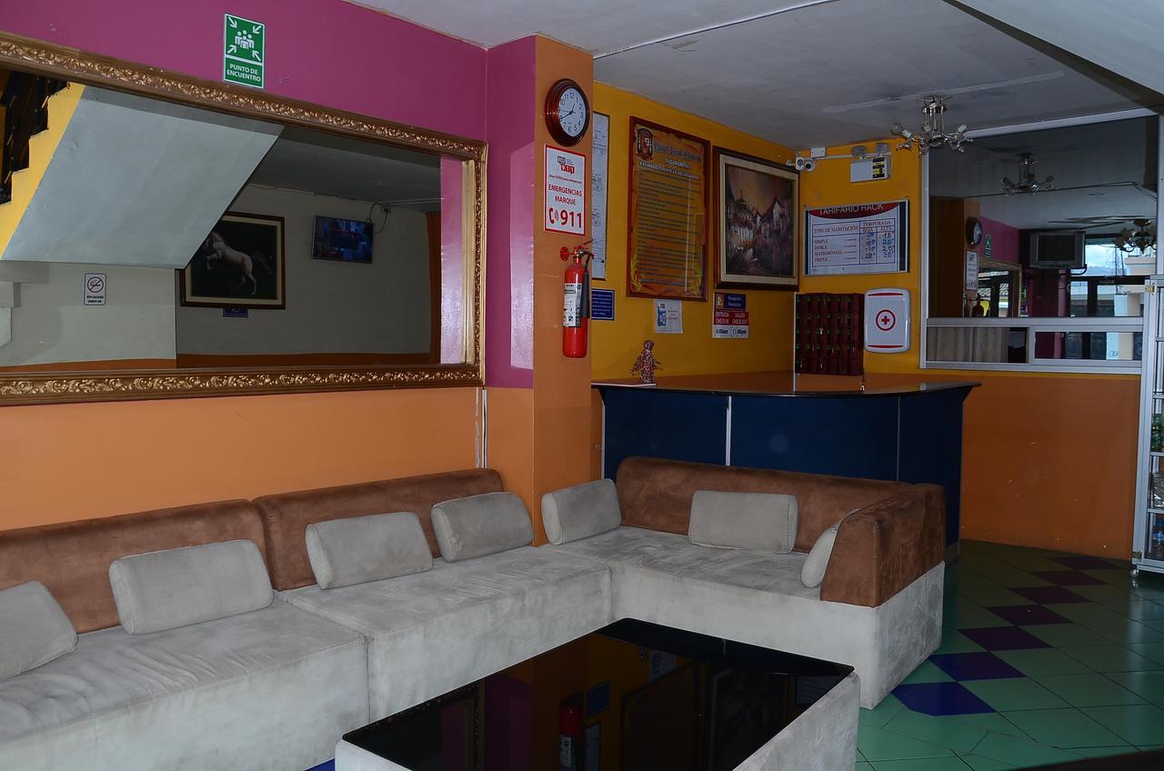 Hotel Real Madrid Riobamba Exterior photo