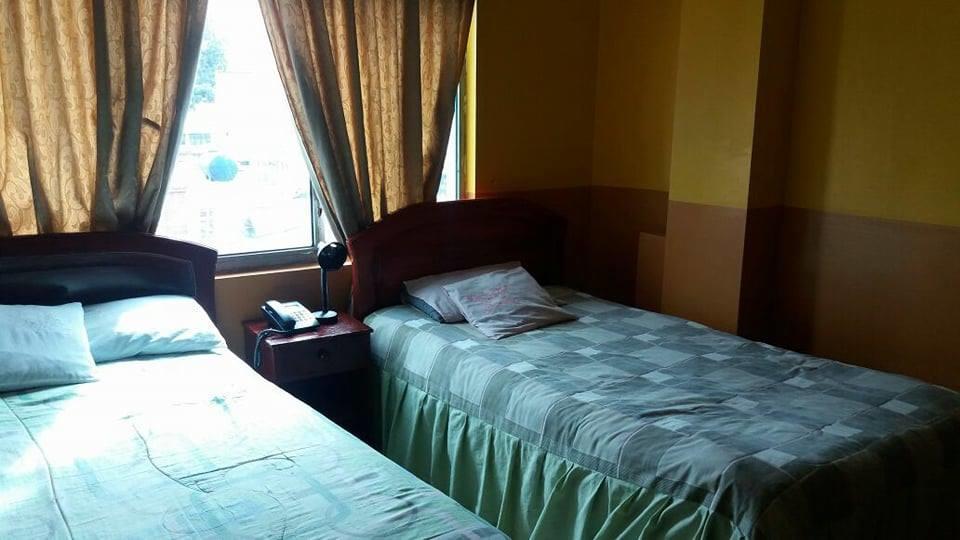 Hotel Real Madrid Riobamba Exterior photo